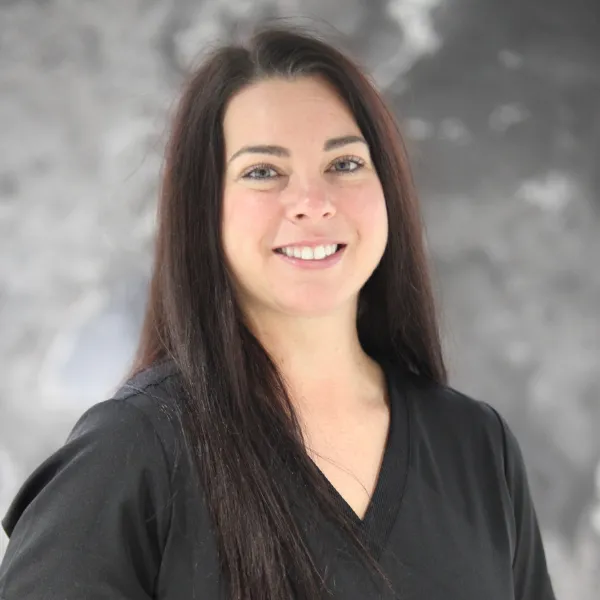 RiAnne Chisum, Office Manager